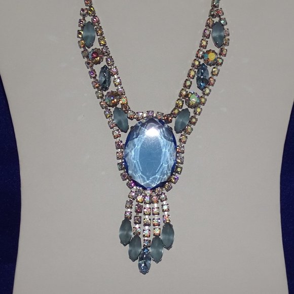 LARGE BLUE MADALION NECKLACE - Picture 3 of 5